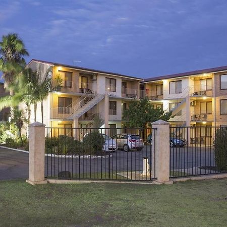 Burswood Lodge Apartments Пърт Екстериор снимка